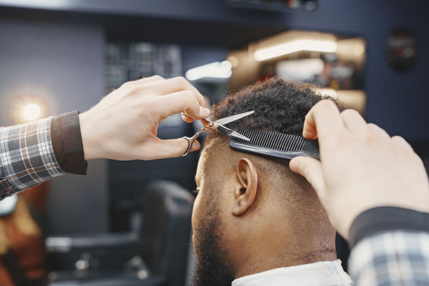 Barbier bei der Arbeit